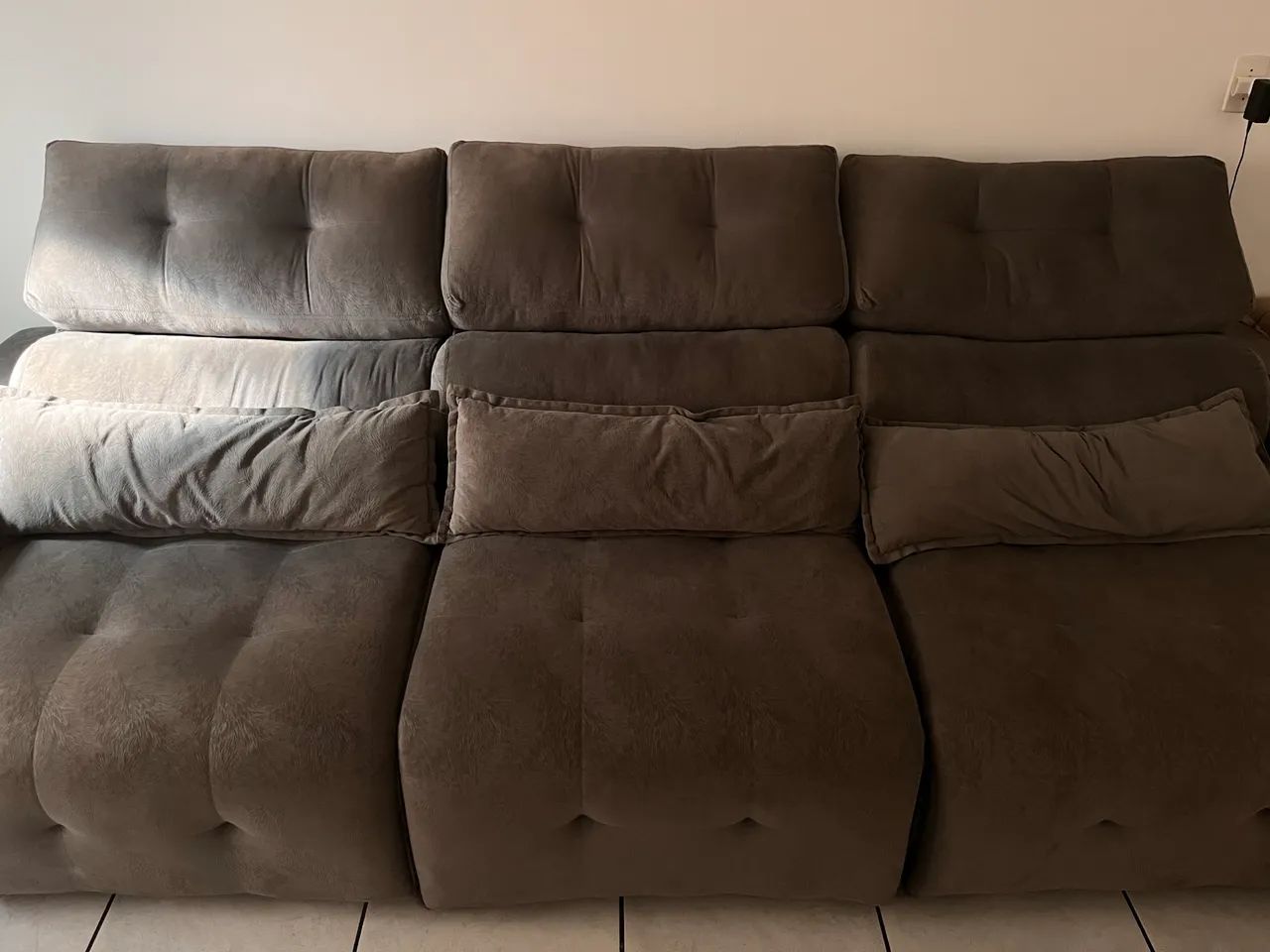 Vendo sofá retrátil inclinado 