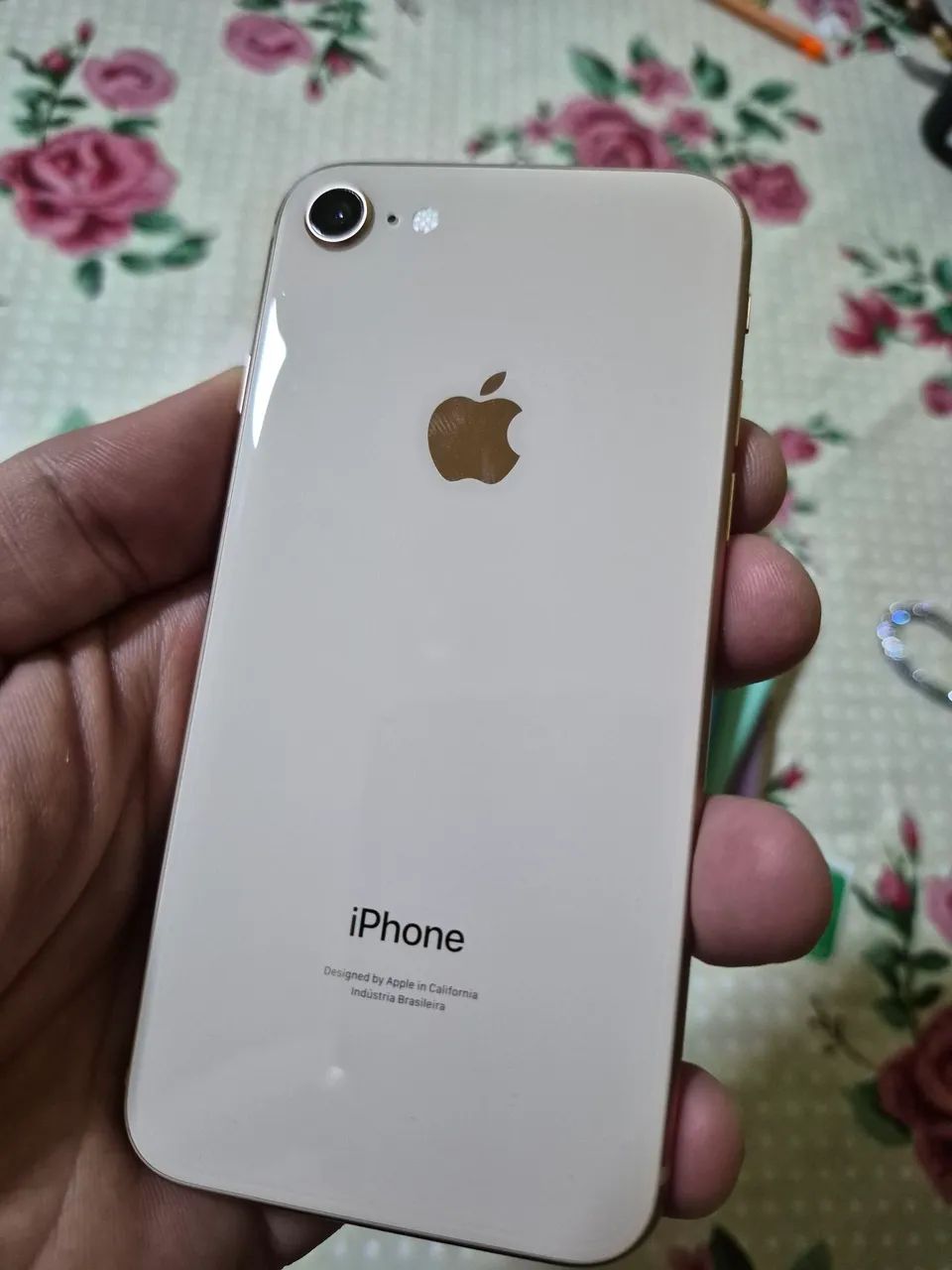 iPhone 8 64GB com caixa, carregador e capinhas  - Foto 3
