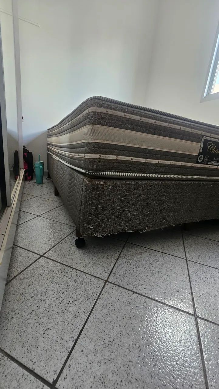 Cama queen + colchão de mola de qualidade - Foto 3