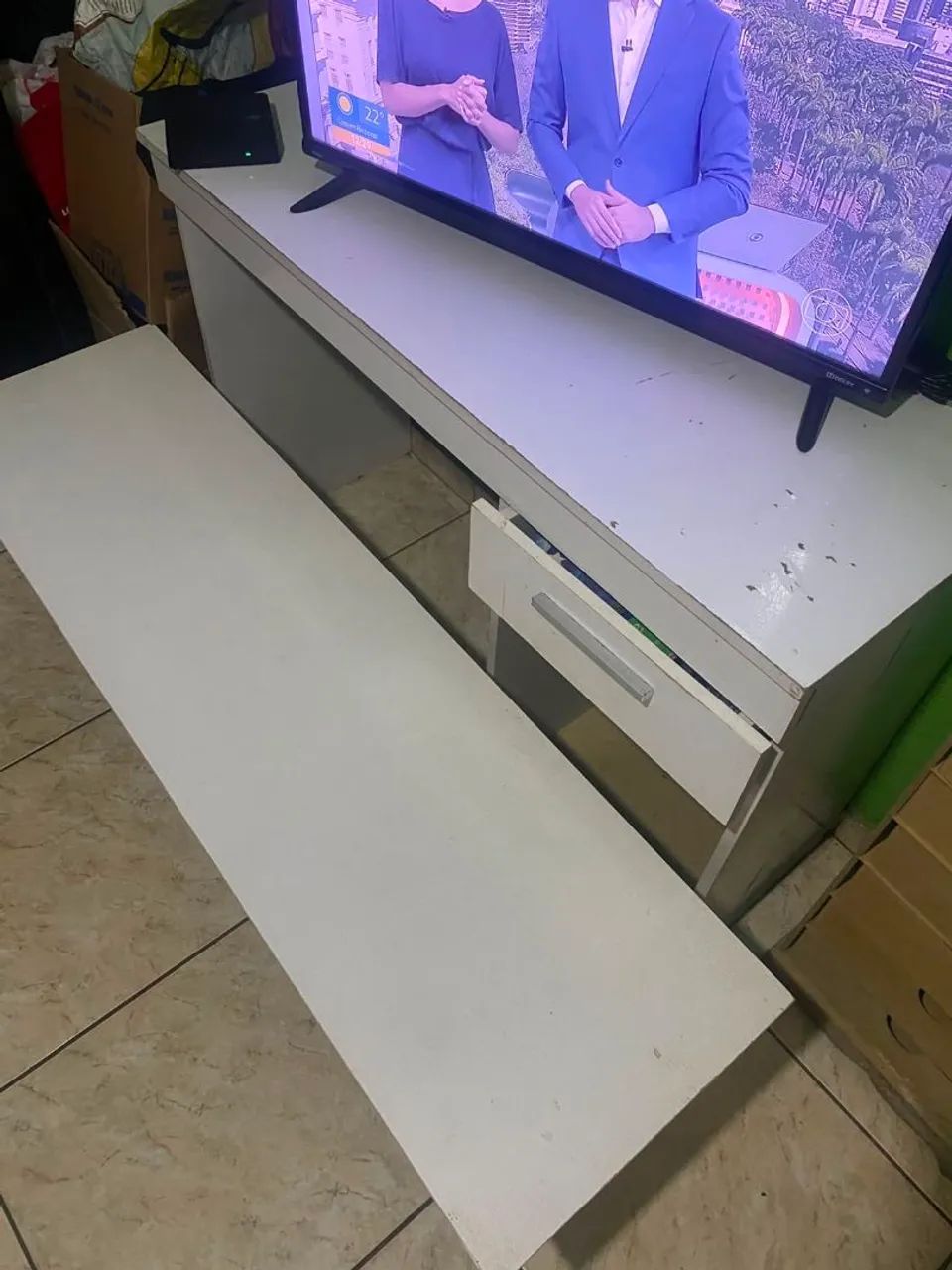 TV 32  e escrivaninha  - Foto 3