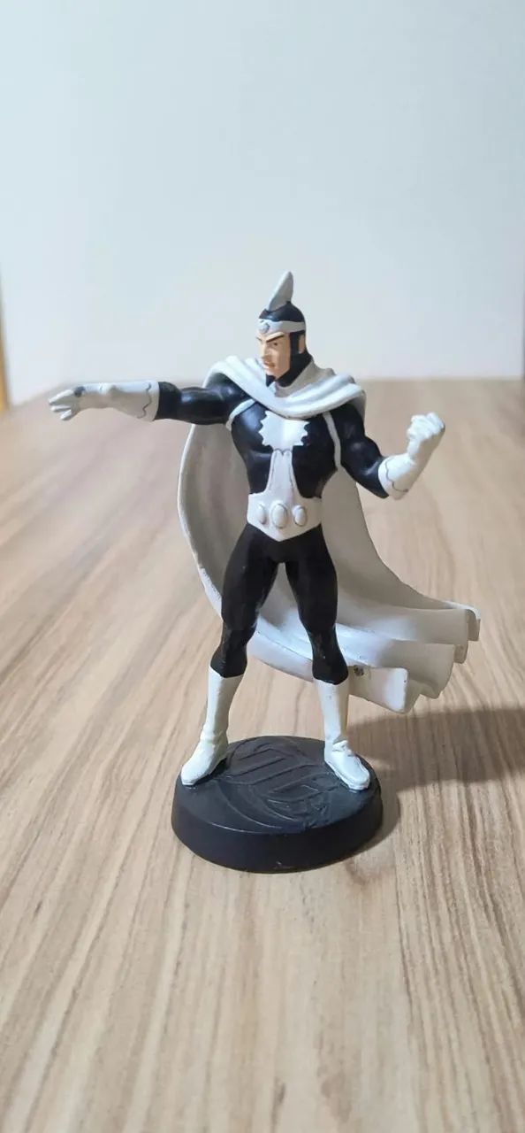 Boneco colecionável da DC DOUTOR LUZ- Eaglemoss de chumbo - sem a caixa e sem a revista