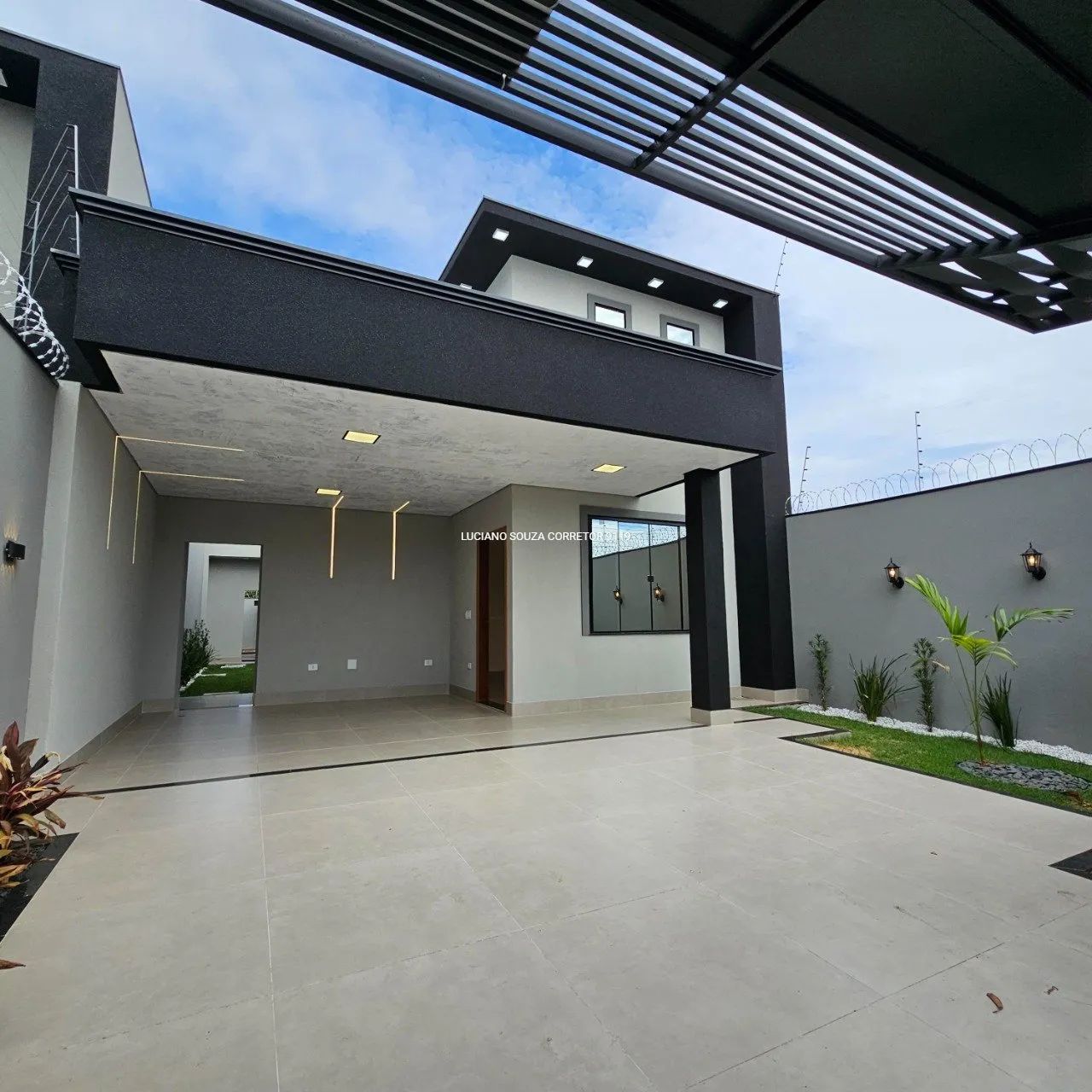 Linda casa com gourmet e suíte e piscina! - Foto 3