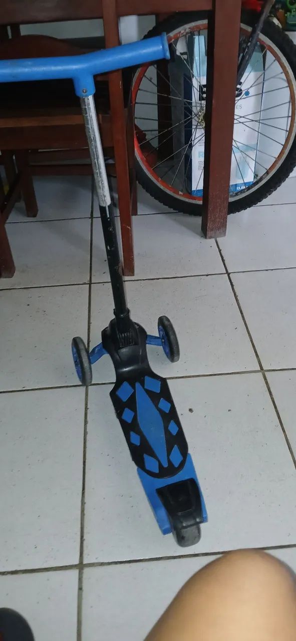Patinete usando  - Foto 2