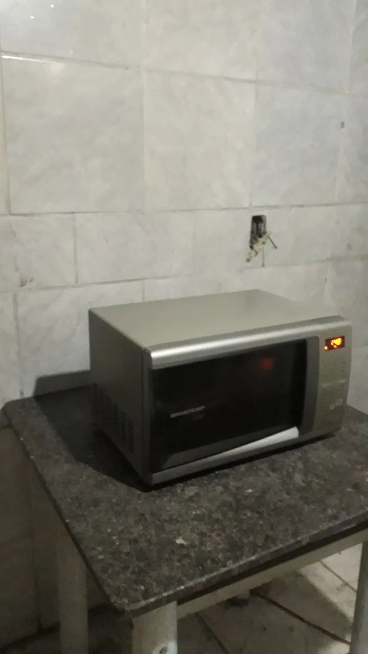 Microondas Brastemp 20 litros funcionando perfeitamente.  - Foto 3