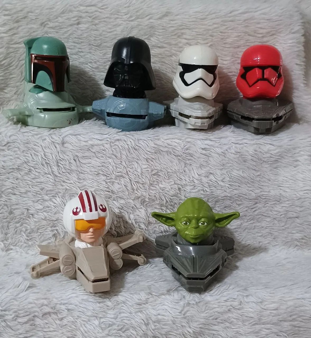 Lote com miniaturas colecionaveis do STAR WARS 