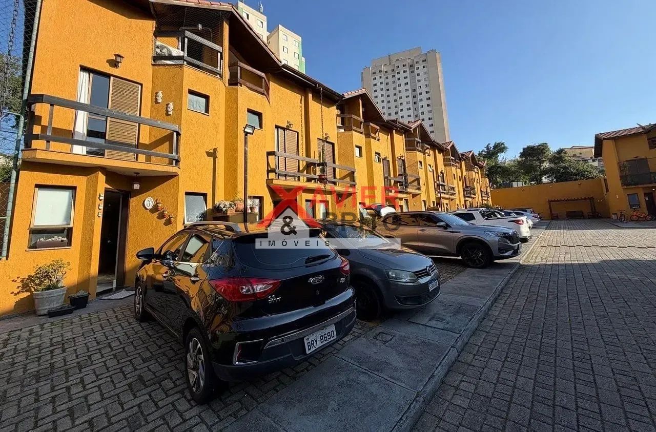 Sobrado em Condominio Fechado !!