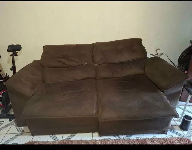Sofa retratil semi novo 2.10 metros disponíveis para retirada - Foto 2
