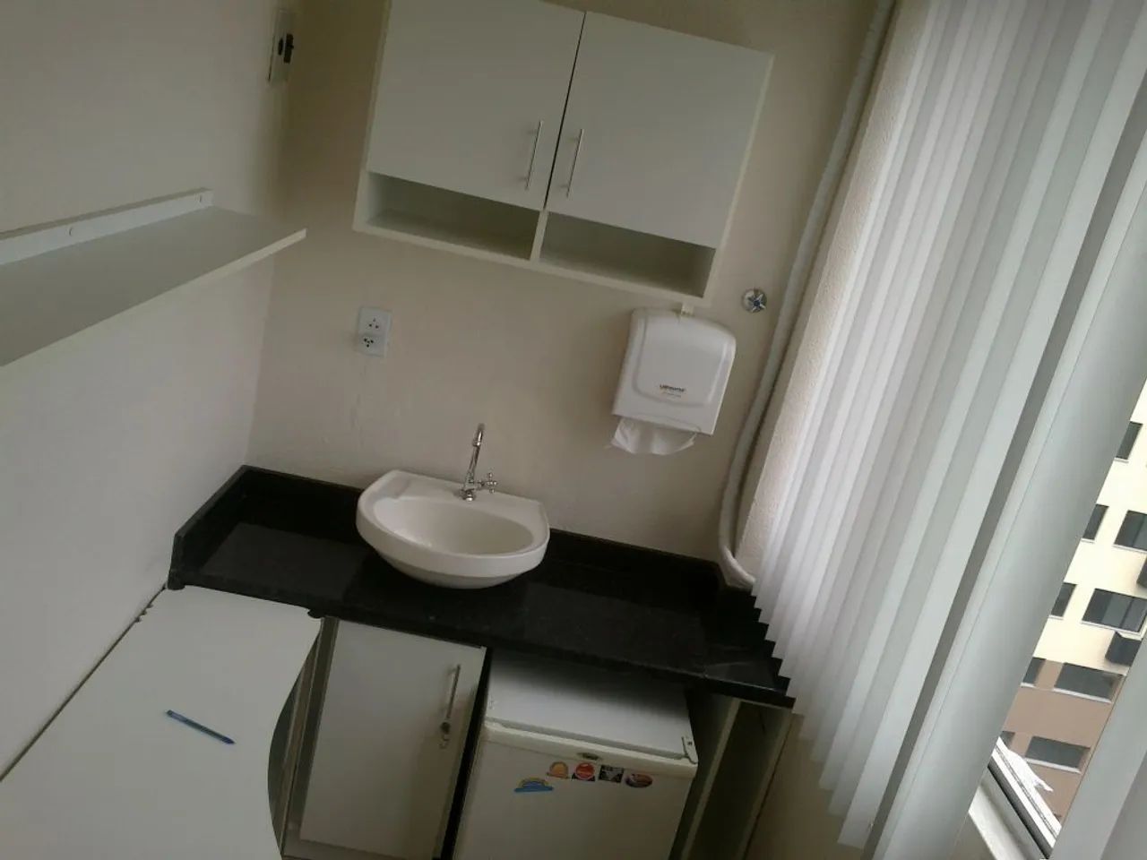 SALA COMERCIAL COM SALA DE ESPERA E DIVISÓRIAS NO CENTRO DE CANOAS - Foto 4