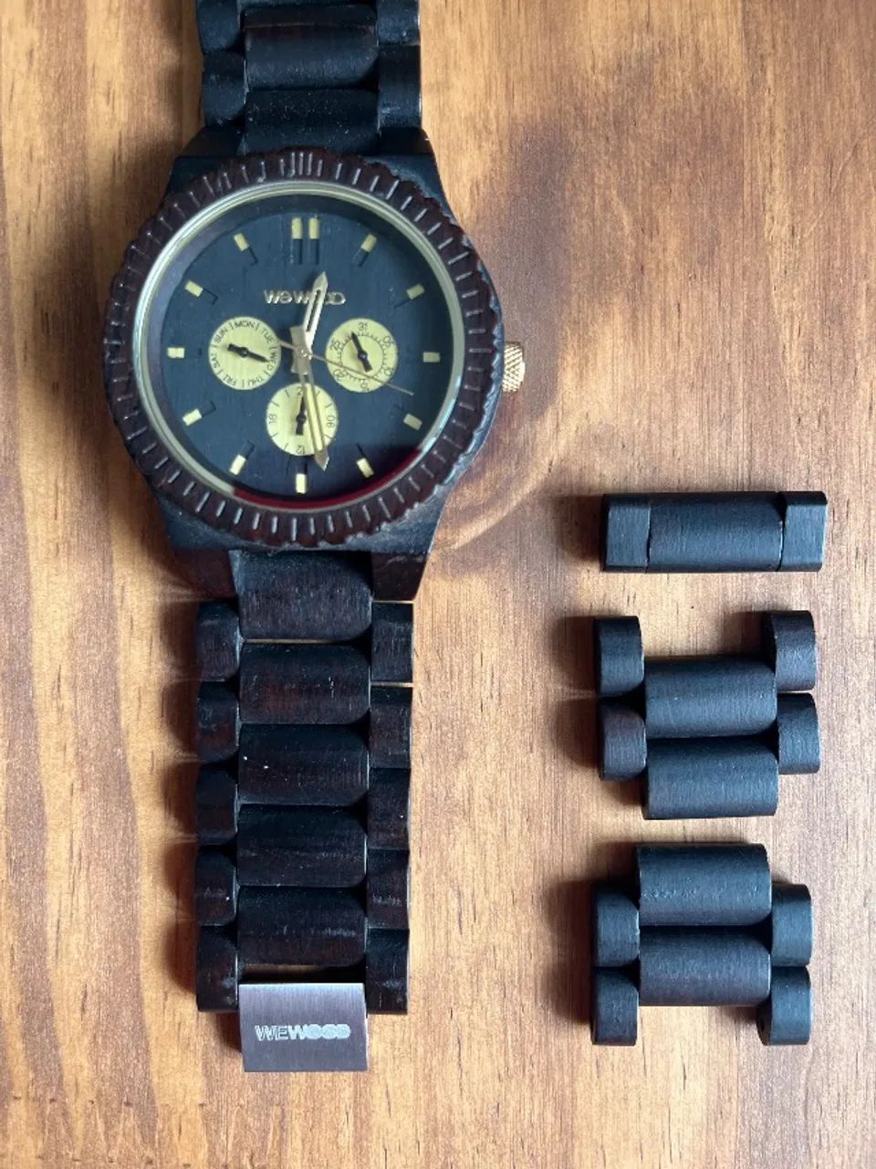 Relógio de madeira WeWOOD preto - Foto 4