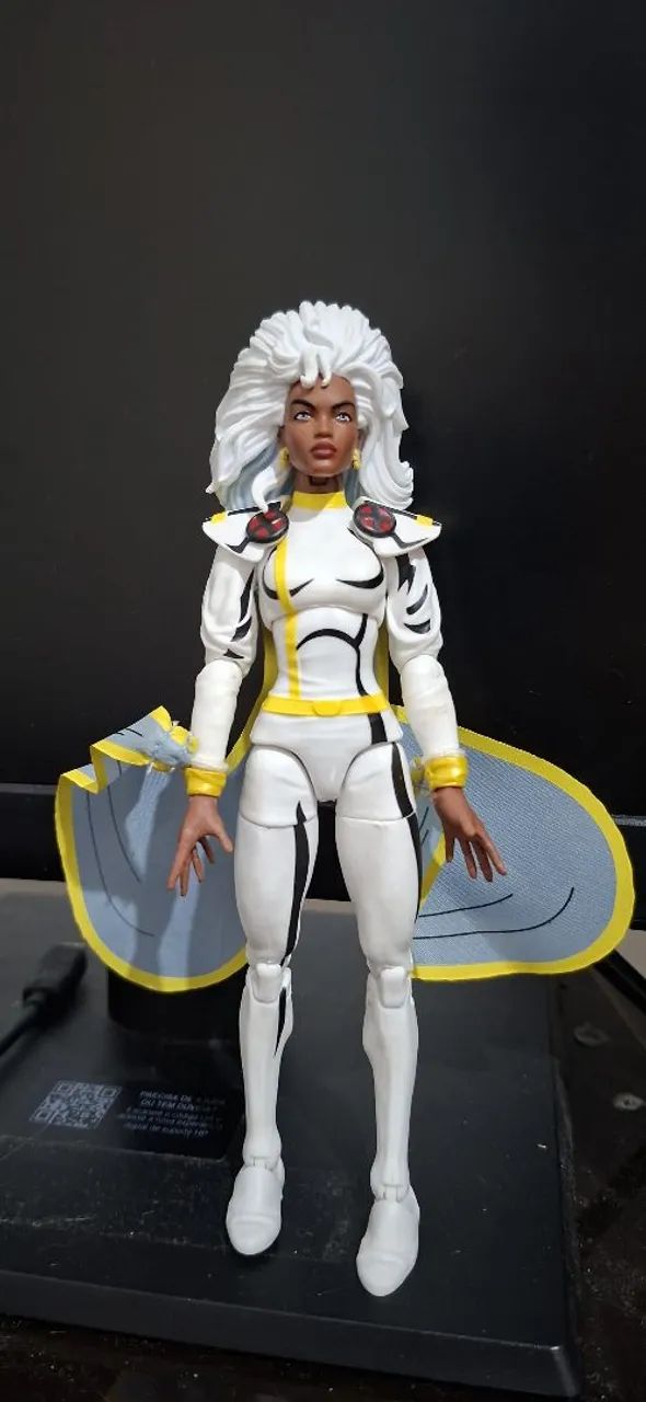 Marvel Legends Tempestade Storm VHS X-Men 92 Hasbro