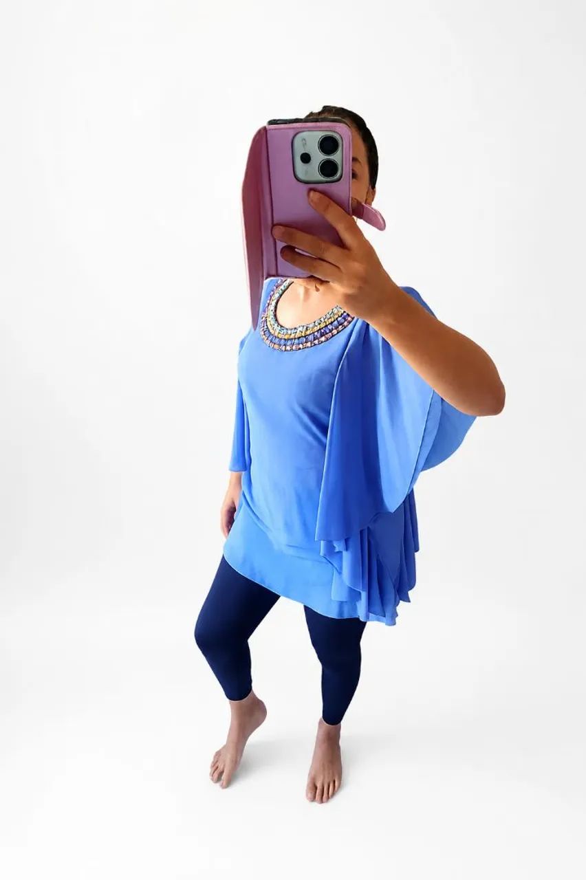 Blusa azul com predraria NOVA  - Foto 2