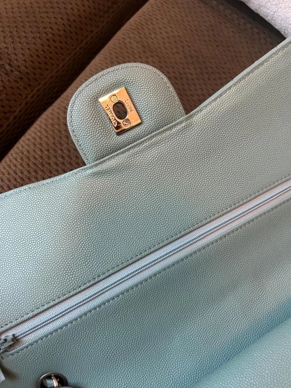 Bolsa nova Chanel maxi bag couro legitimo caviar azul tiffany corrente prateada  - Foto 4