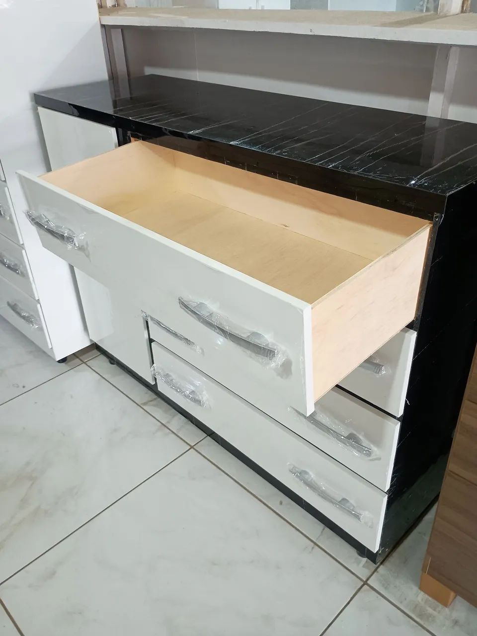 Cômoda grande em bloco de madeira pronta entrega  - Foto 2