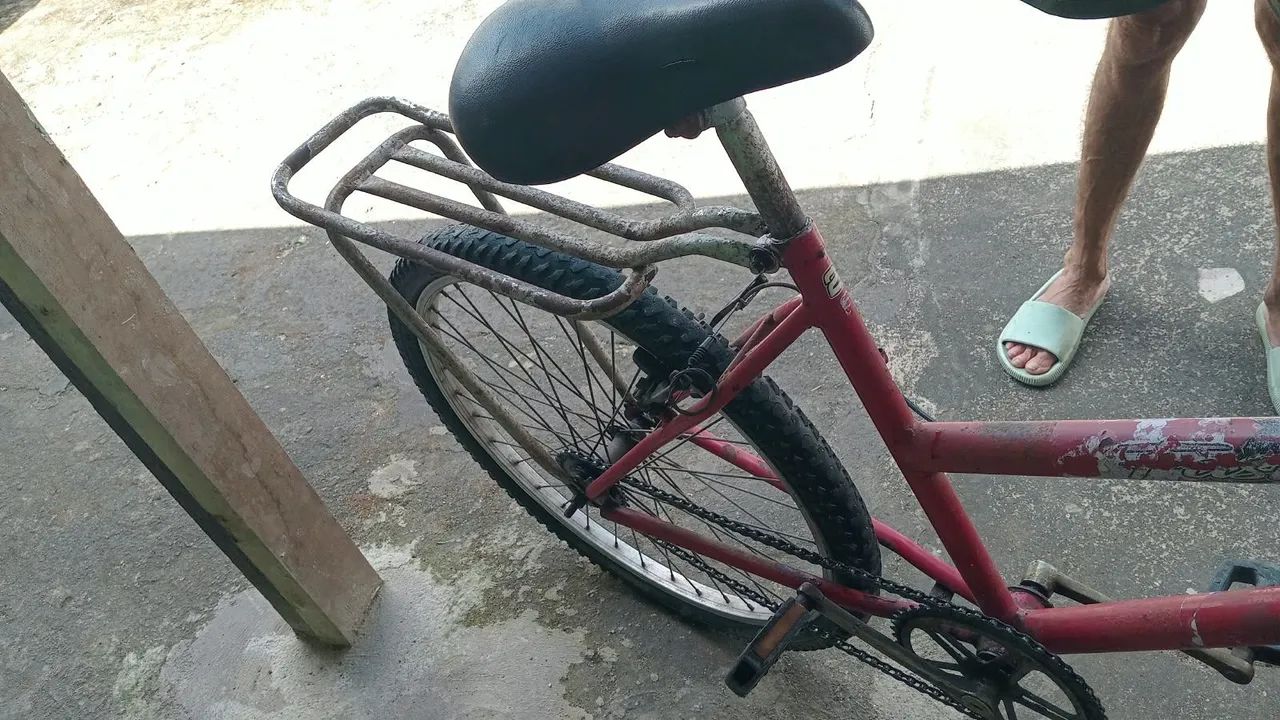Vendo bicicleta aro 26 - Foto 3
