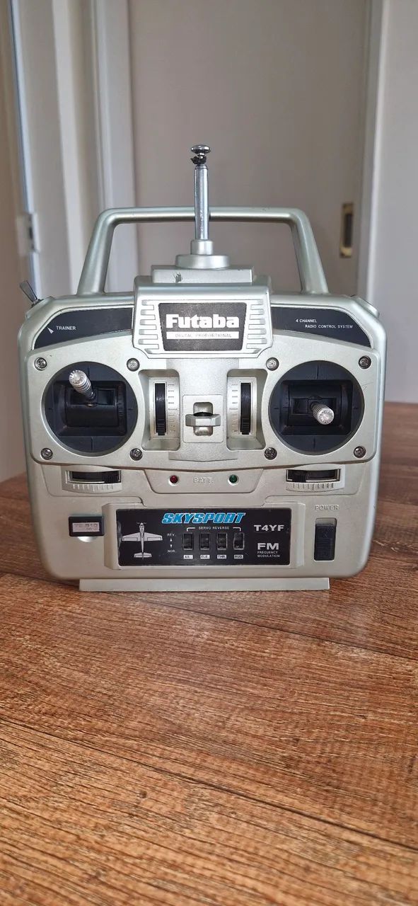 Rádio Para Aeromodelo Furaba AZPT4YBF72B