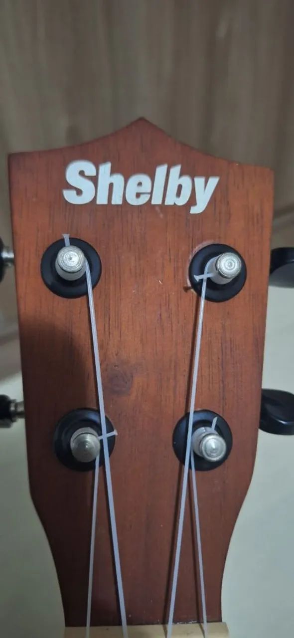 Ukulele Shelby Concert + Case - Foto 2