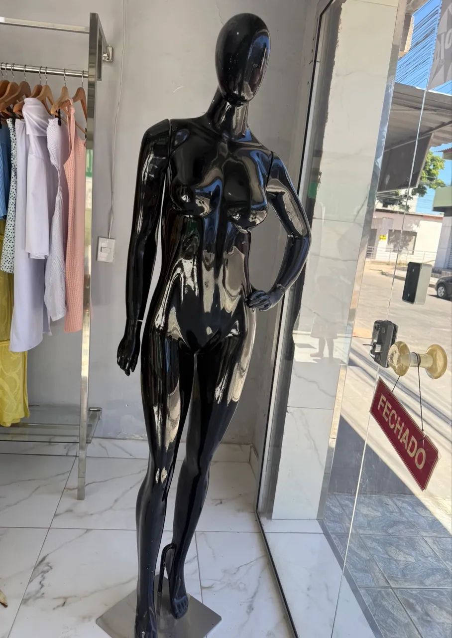 Manequim de fibra preto 