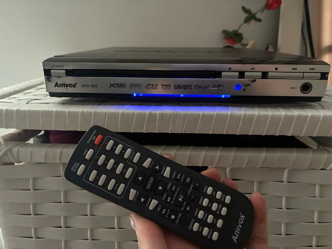 DVD Player Amvox AMD-908, função Karaokê compatível com DVD/CD, MP3, JPEG, MPEG4 e DivX - Foto 2
