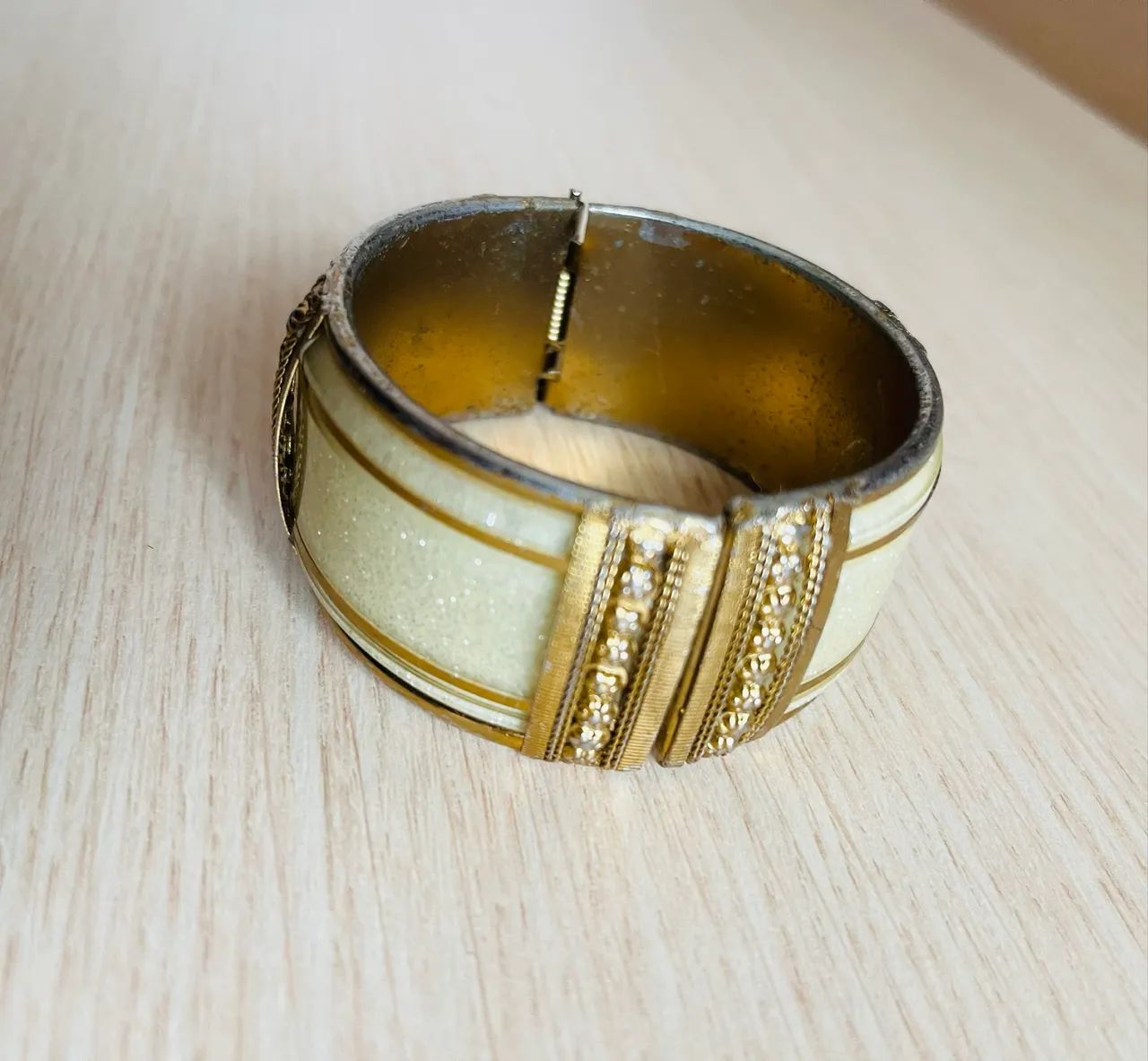 Bracelete dourado  (Biju) - Foto 4