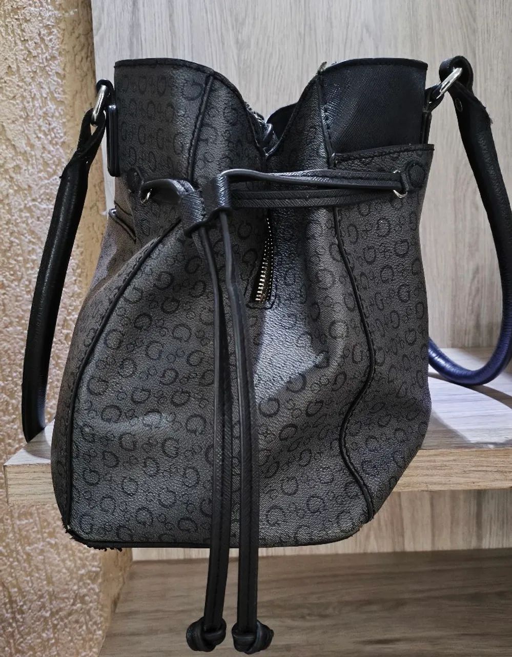 Bolsa Guess Cinza  - Foto 4