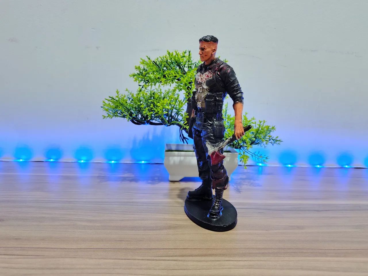 BONECO JUSTICEIRO COLECIONÁVEL EM RESINA  - Foto 3
