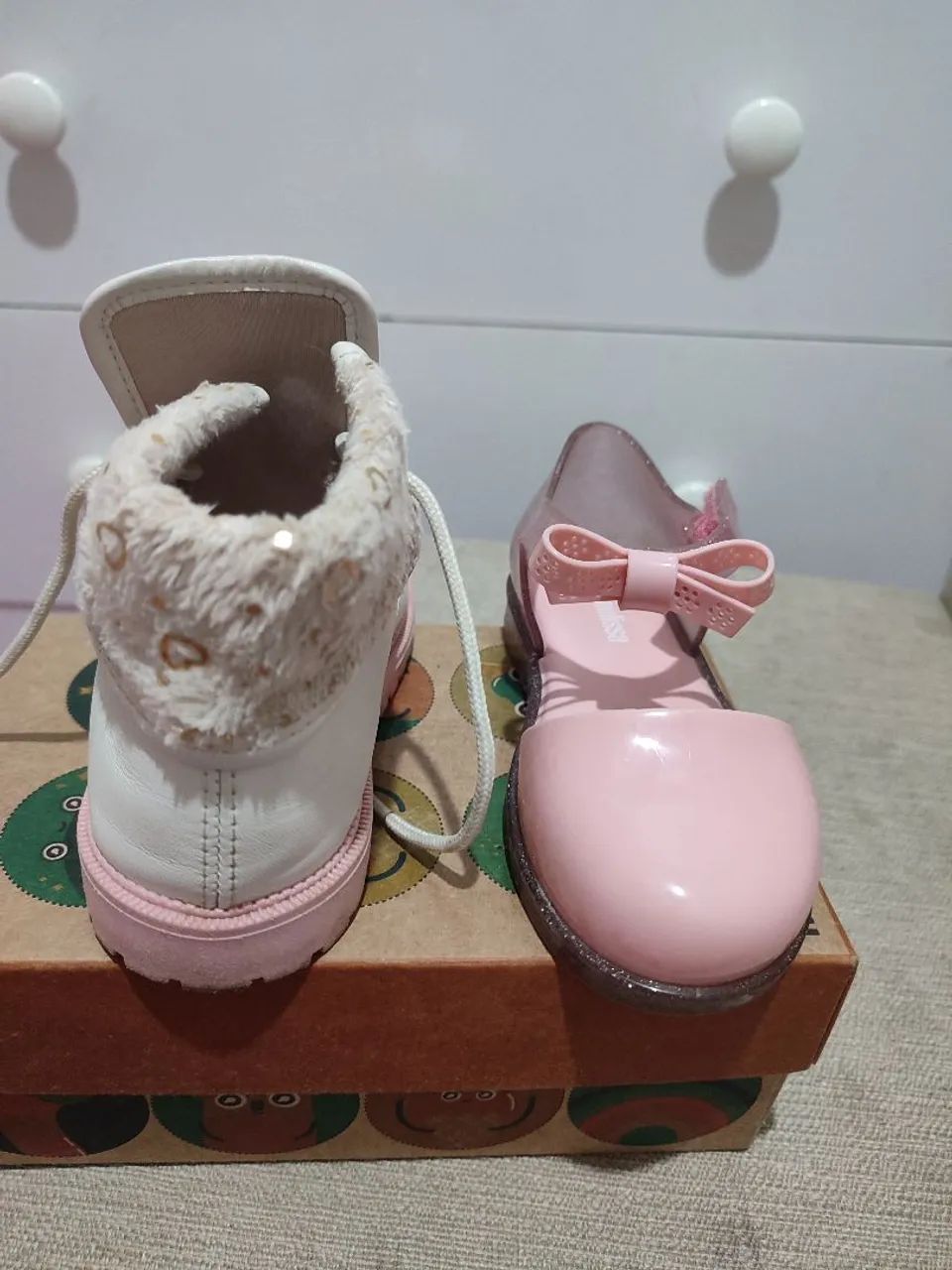 1 bota da molekinha e uma melissa rosa com glitter. Tamanho 24  - Foto 2