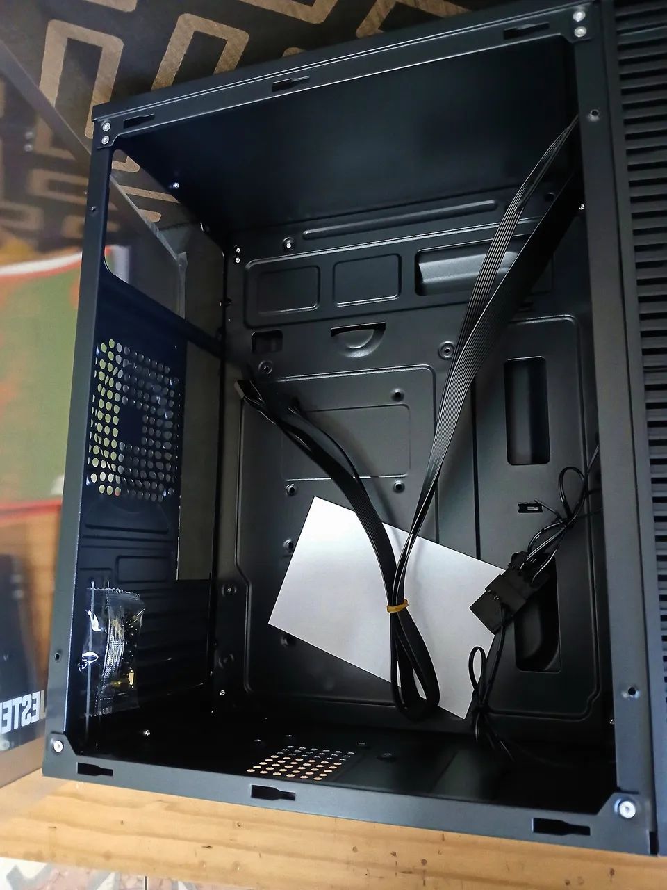 Gabinete Gamer (Nova na caixa) - Foto 2