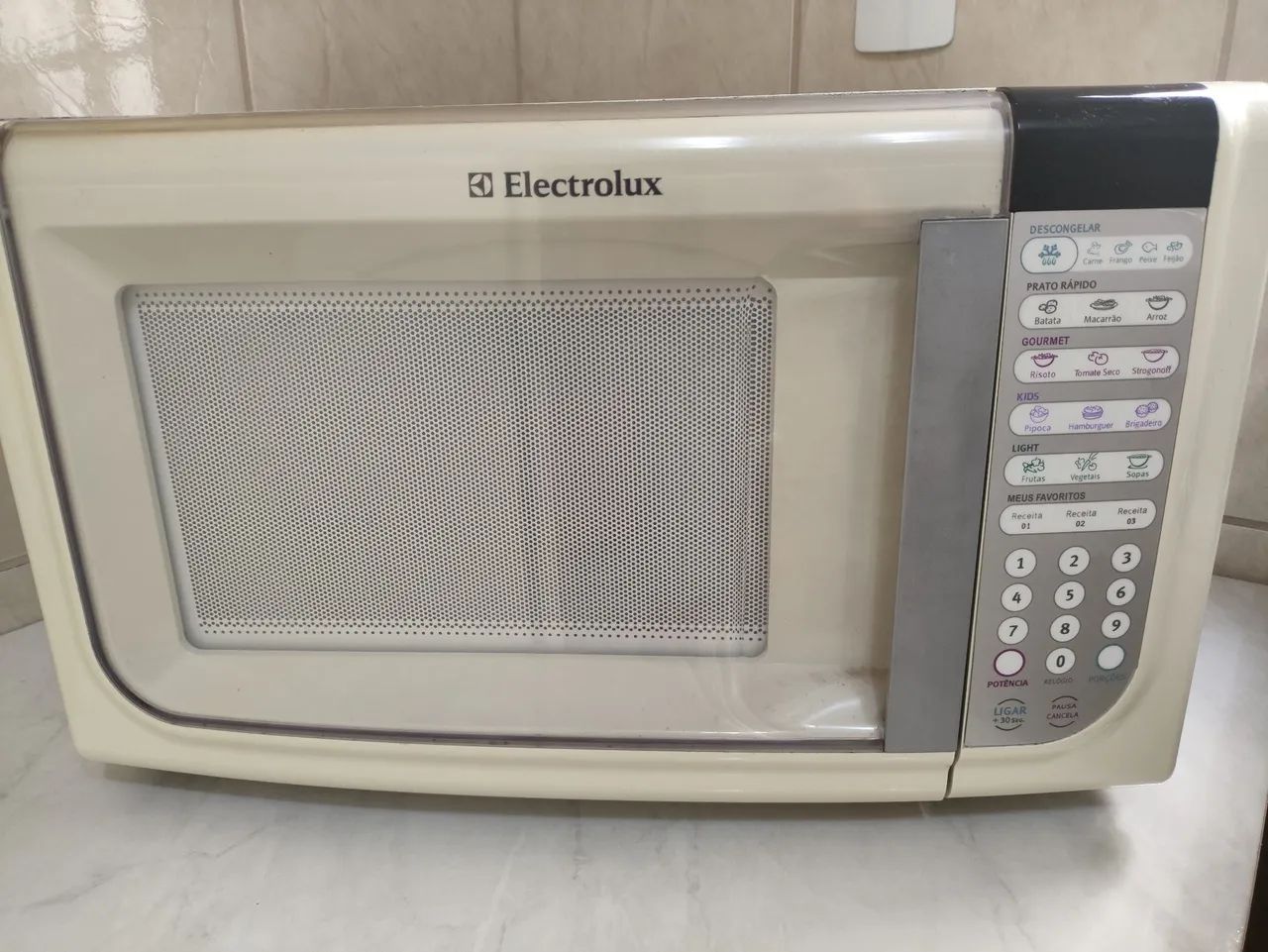 Microoondas Electrolux 31 litros 1500W