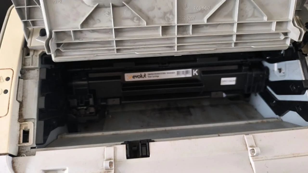 Impressora HP LaserJet P1005 - Monocromática - Foto 4