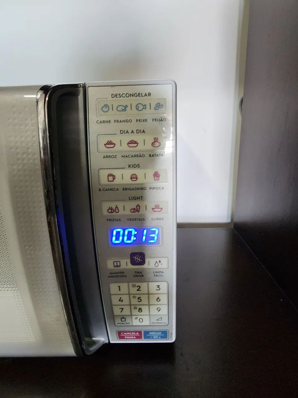 Vendo microondas Eletrolux de 34L - Foto 2
