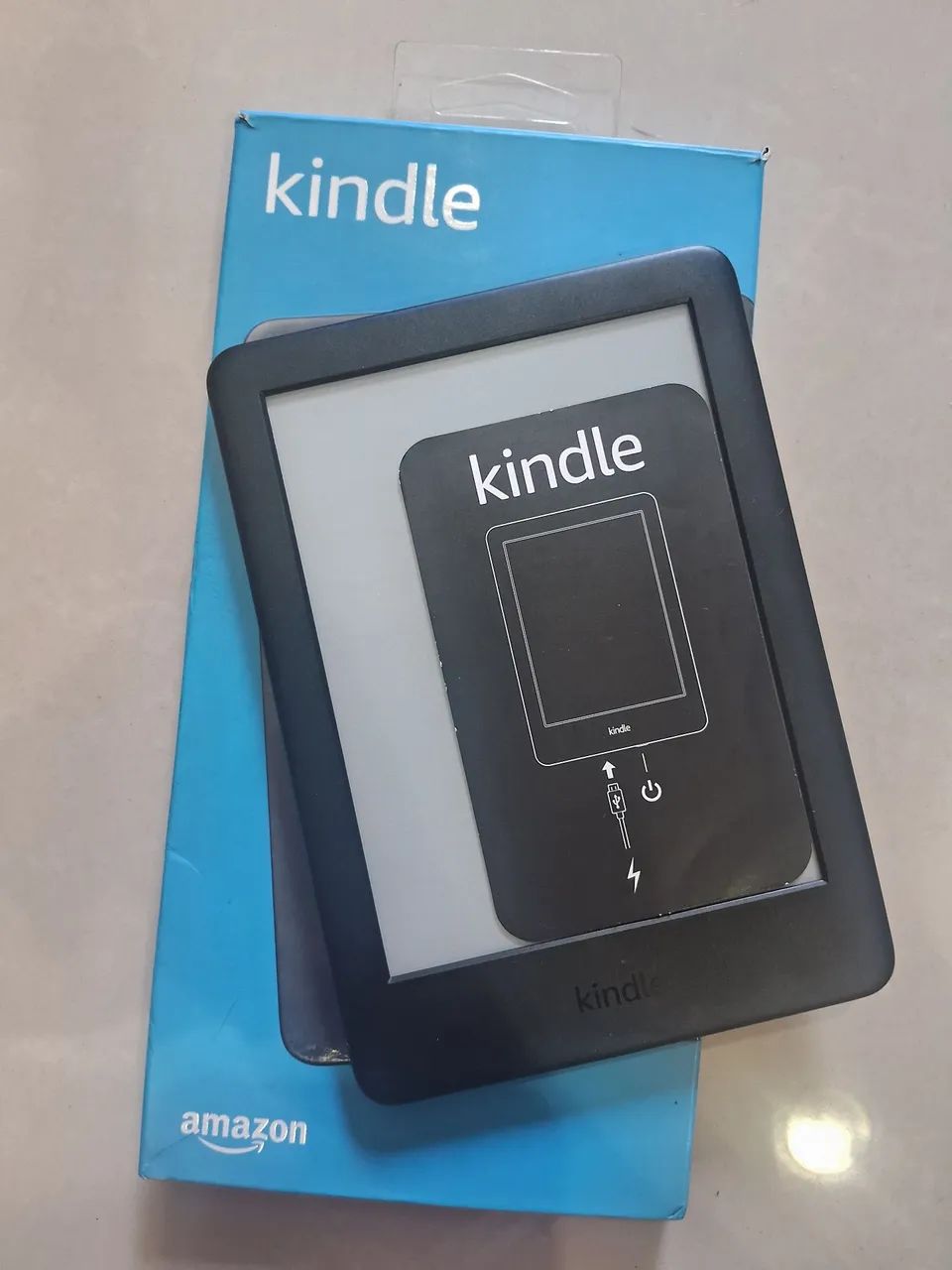 Amazon Kindle - Semi Novo e Sem Carregador 