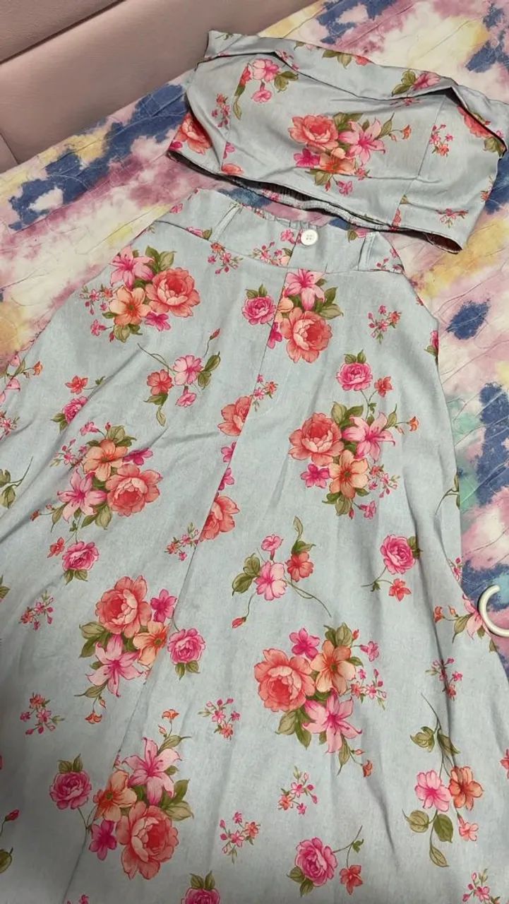 Conjunto azul bebê de rosas 