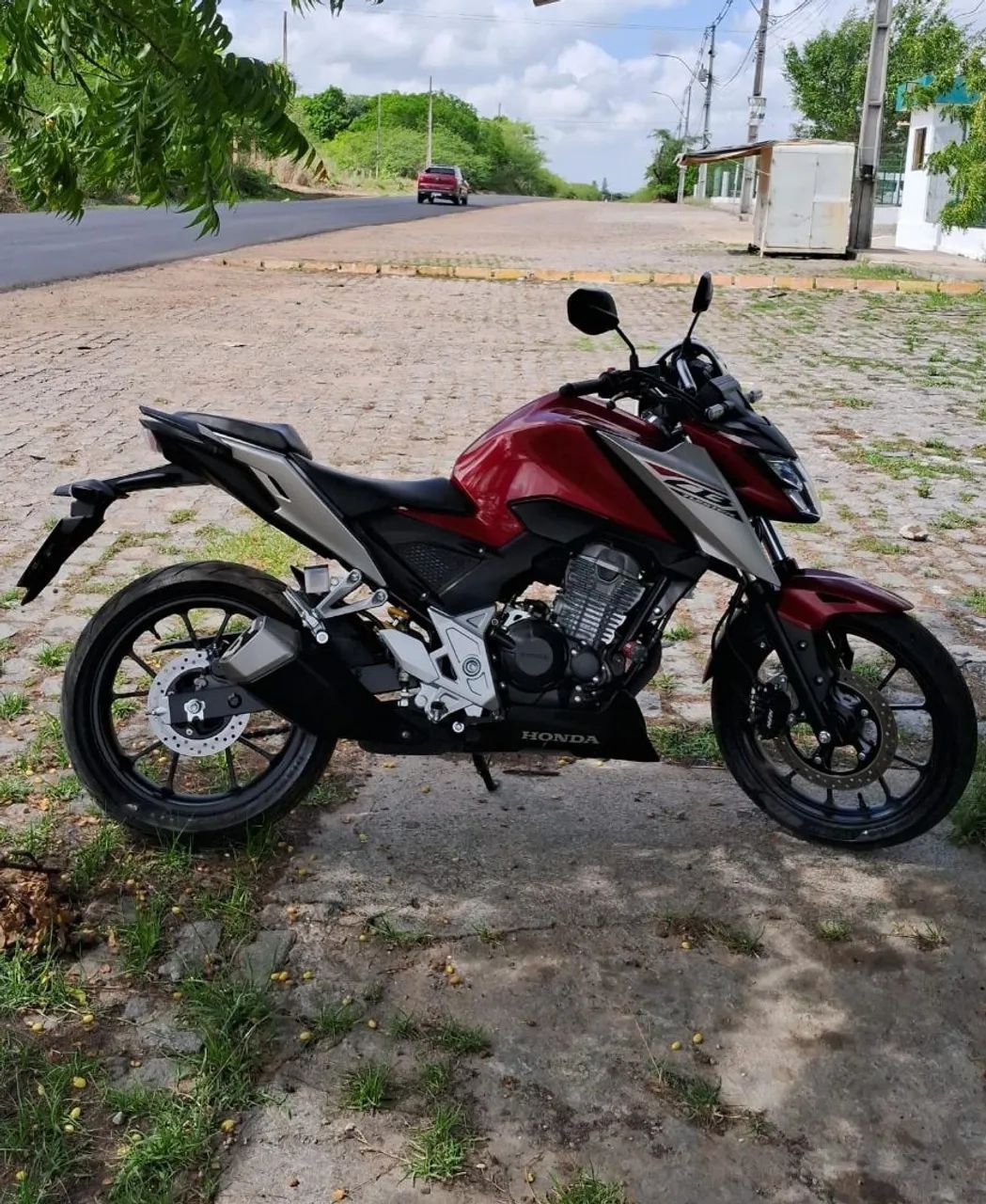CB300F  - Foto 3