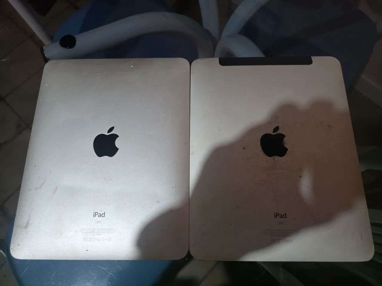 Ipad prateado para conserto