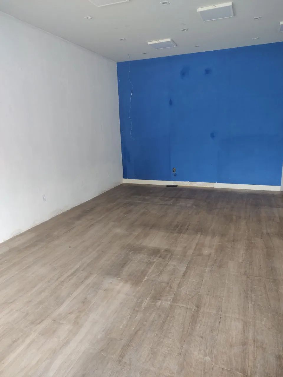 Lojas e salas comercias 