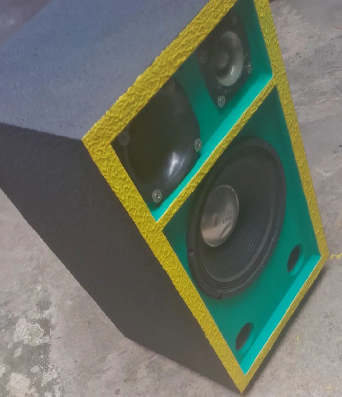 Vendo caixa de som completa