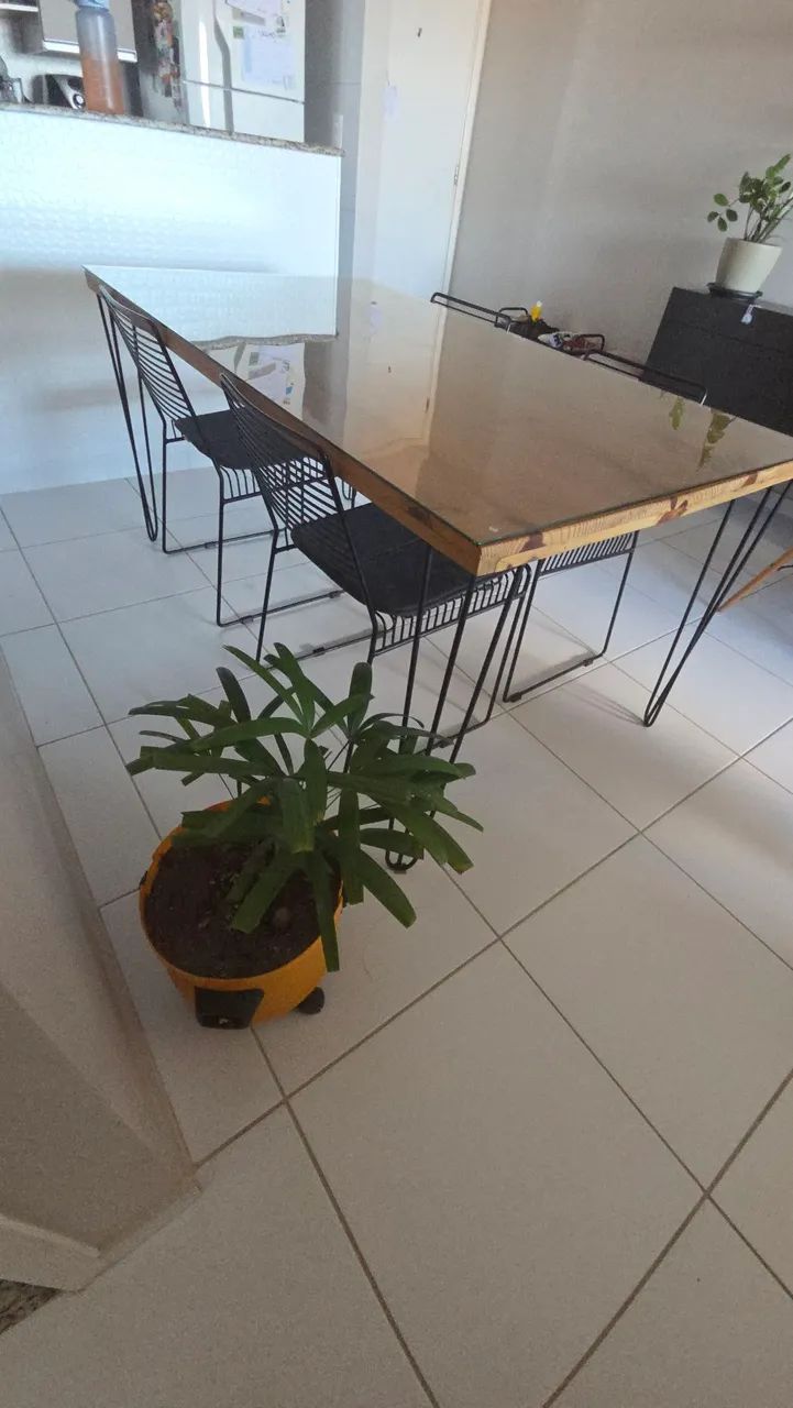 Mesa de jantar estilo industrial + cadeiras | vendo junto ou separado