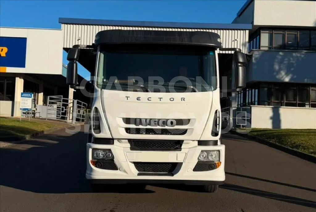 IVECO TECTOR 24E30 8X2 2018/2019