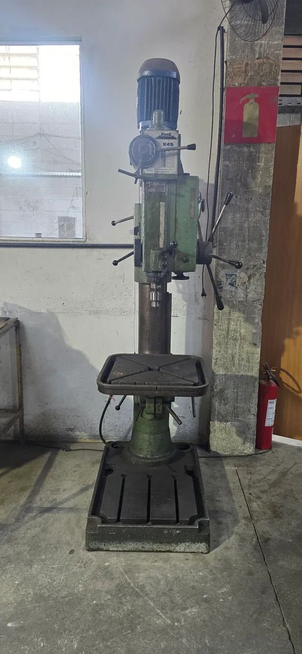 Furadeira de coluna Kone k45 usada 