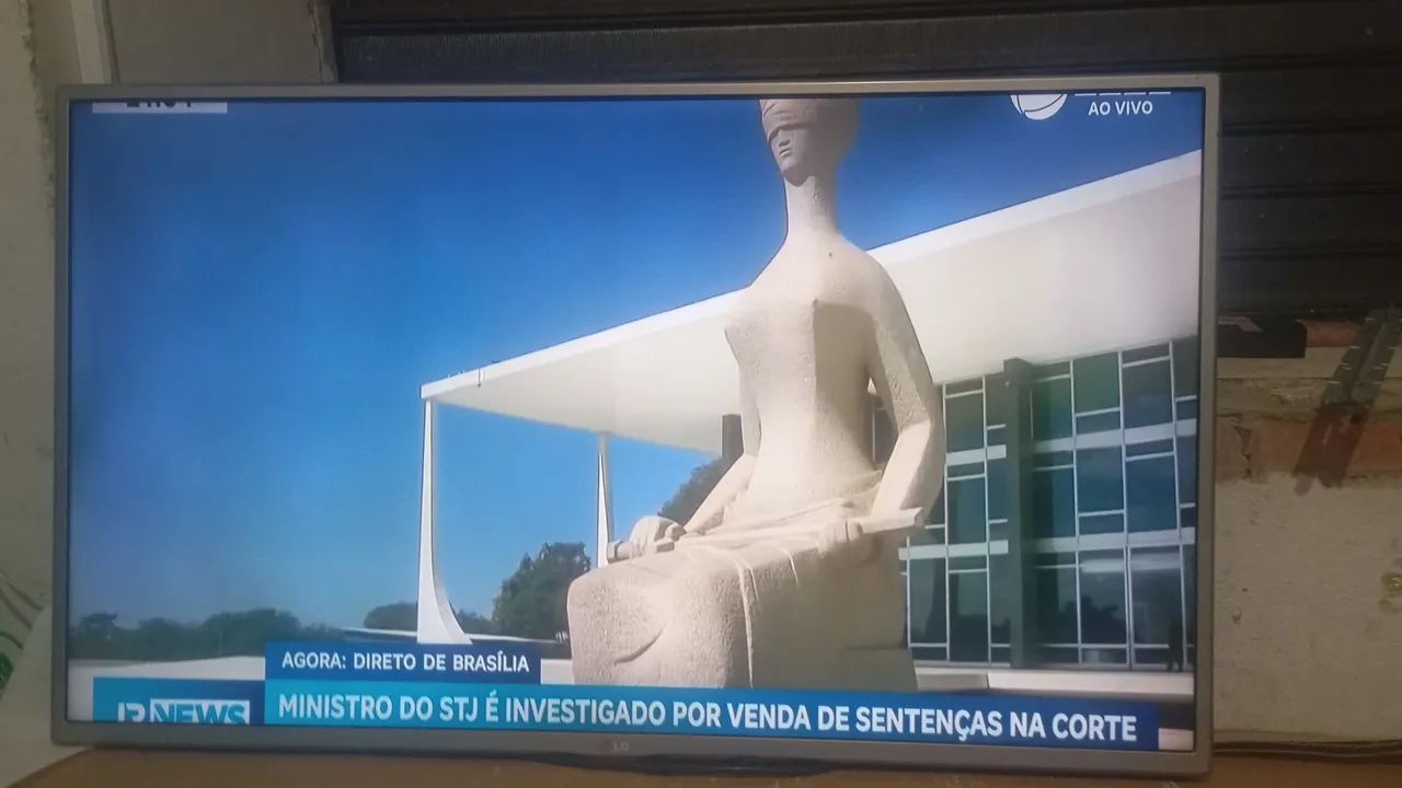 Tv 39 LG não é smart 