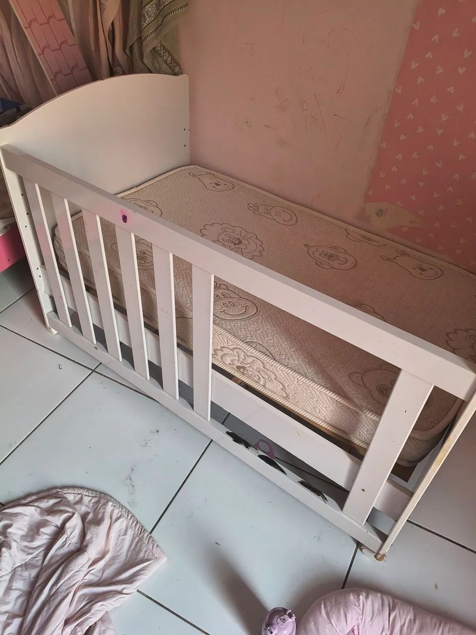 Berço usado com colchão 