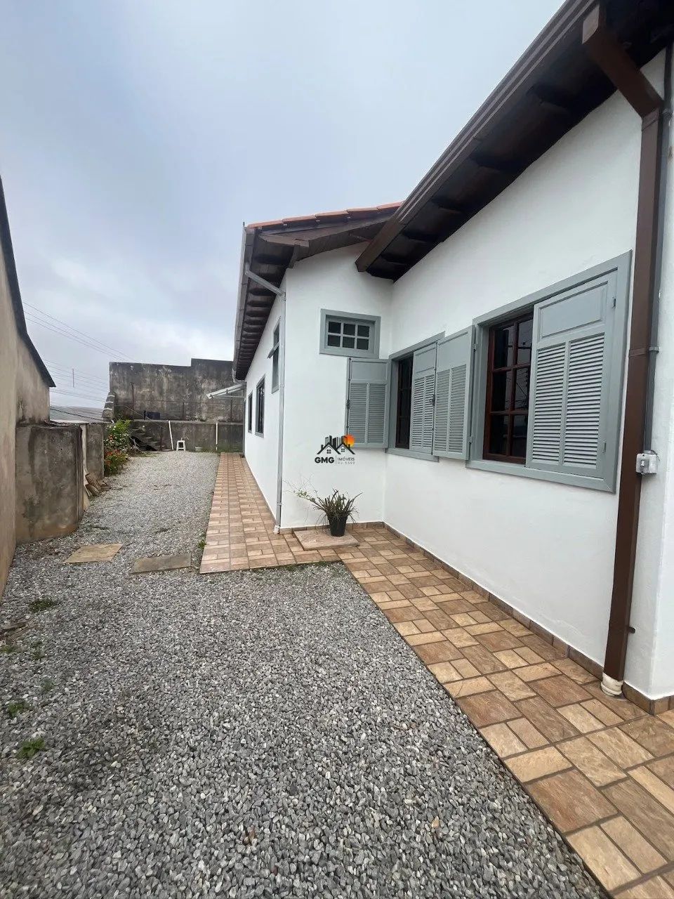 Casa Térrea, plana, 4 quartos (1 suíte), garagem