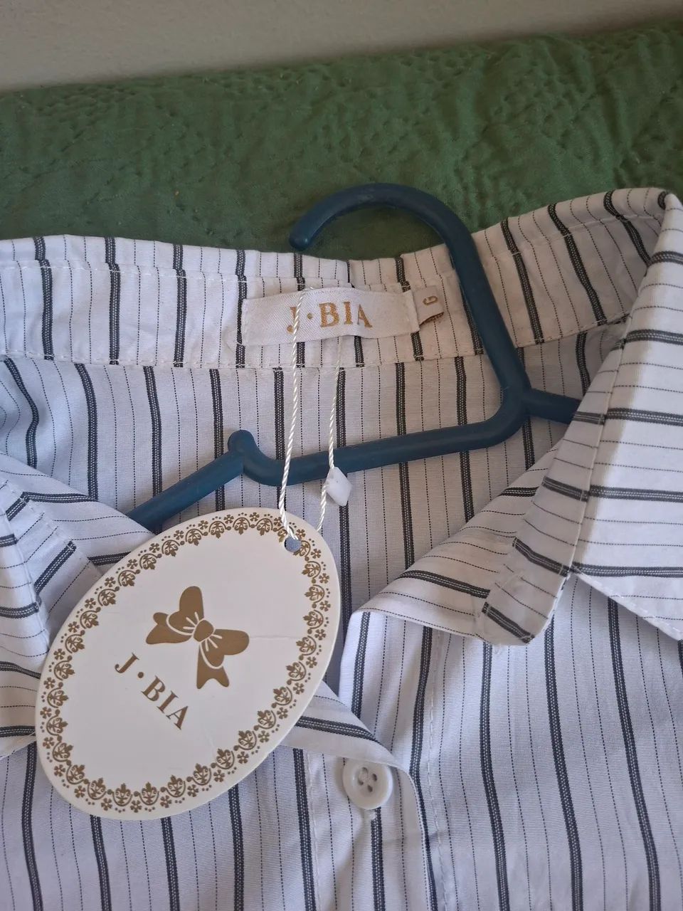 Blusa social listrada  - Foto 3