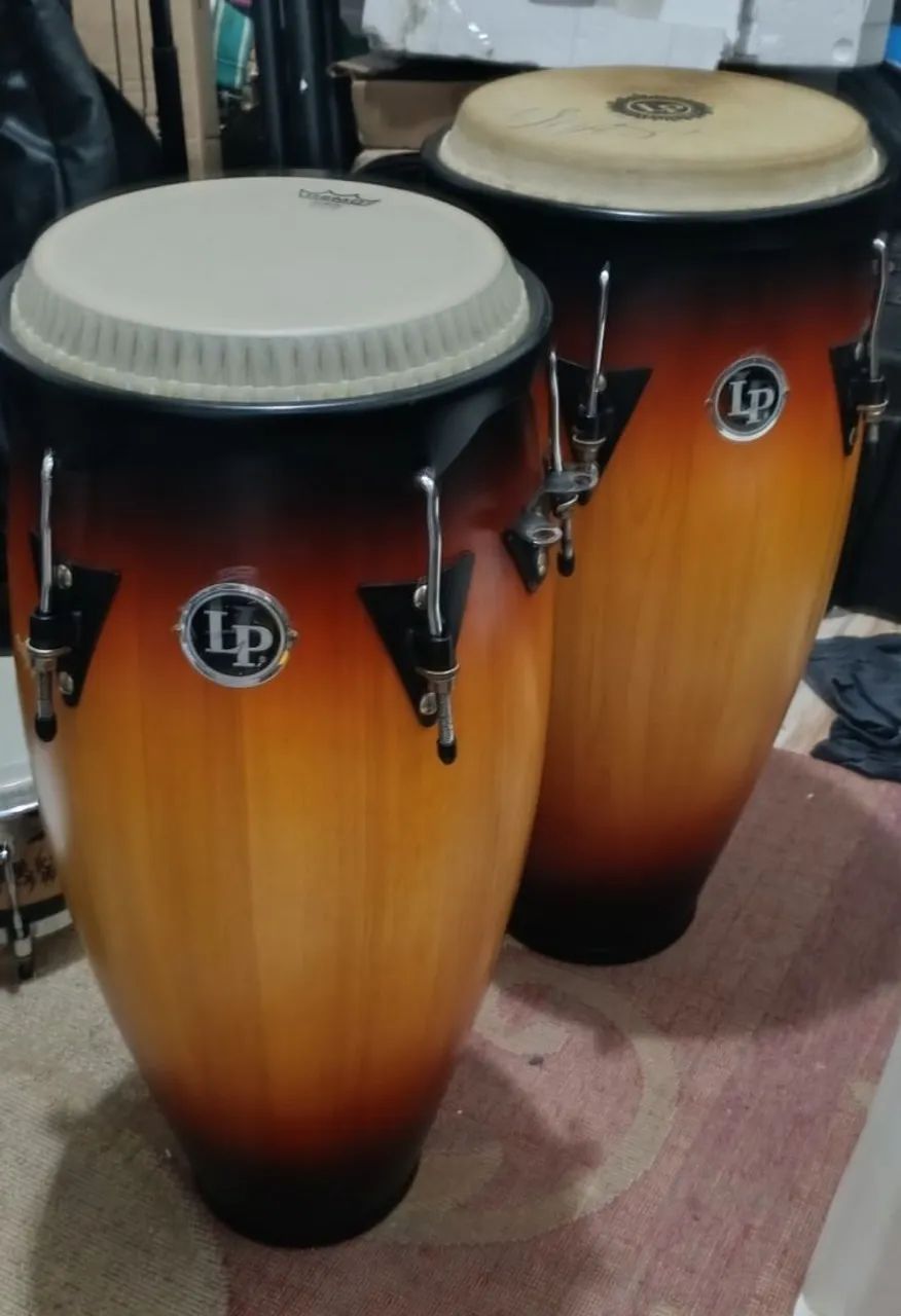 VENDO CONGAS LP COM BEGS E PEDESTAL ORIGINAL 