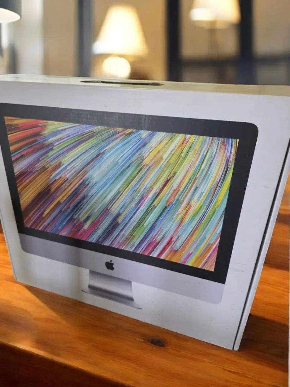 iMac 2017 21.5 Polegadas i5 8gb Ram 240gb SSD com Caixa  + Acessórios - Aceito troca