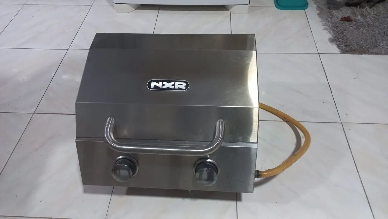 Vendo churrasqueira 