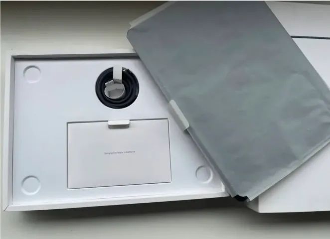 APPLE MACBOOK M3 AIR