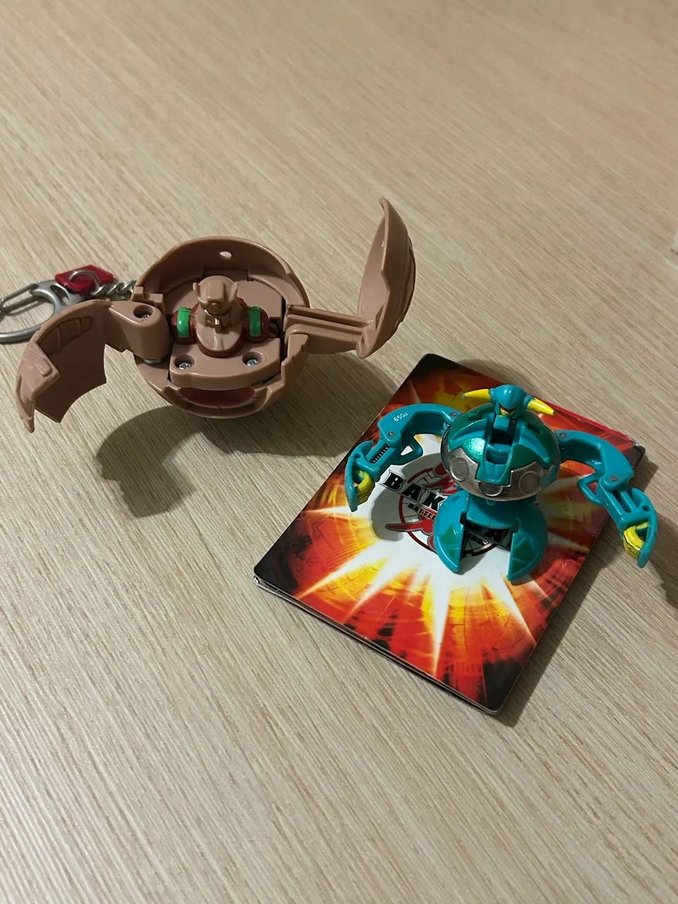 Lote bakugan  - Foto 2