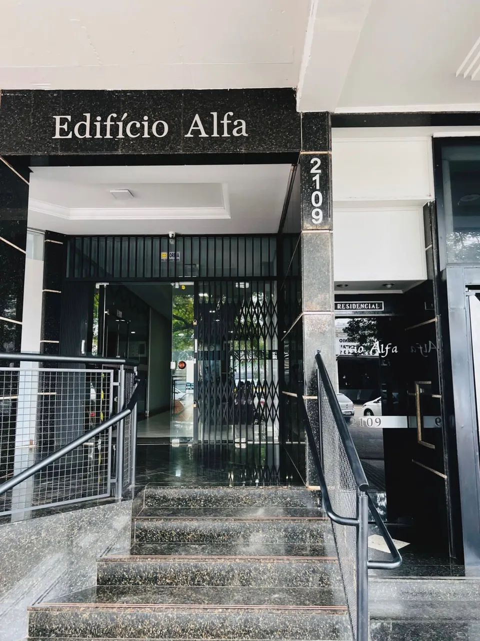 Apartamento grande com elevador Edifício Alfa
