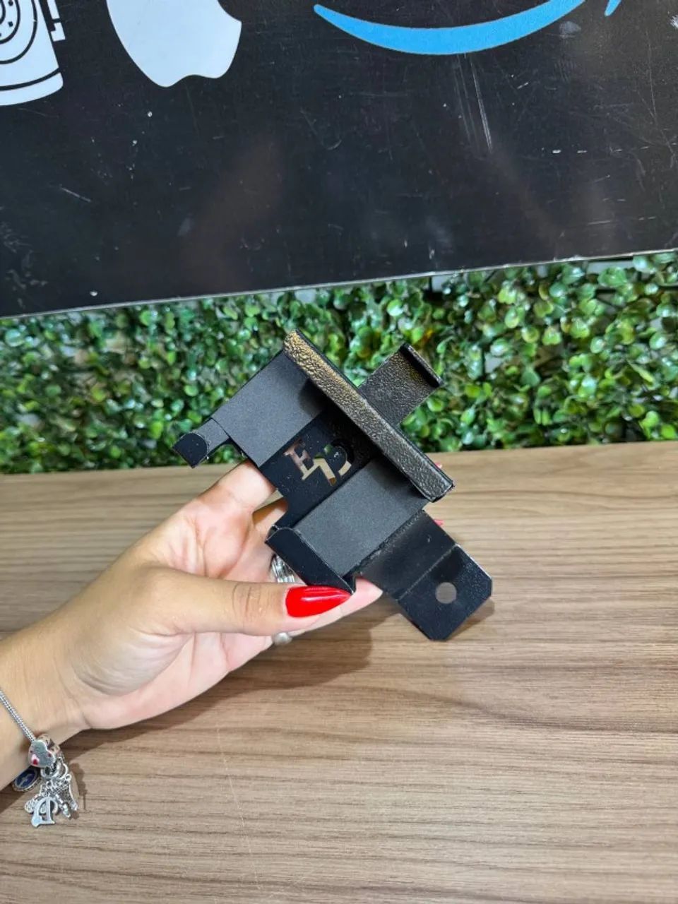 Suporte de Celular para Moto - Material de Ferro com Ajuste de Mola